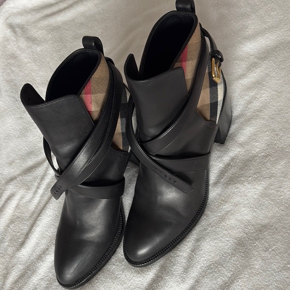 Burberry Black Ankle Booties Sleek Design - Picture 1 of 5